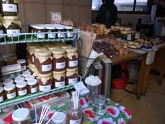 ニチニチ日曜市店内